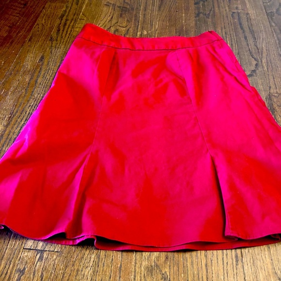 Side zipper A-Line Gap size 6 red skirt with pleats ❤️⭐️ - Picture 1 of 4